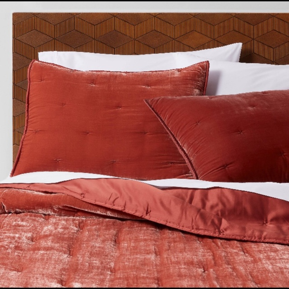 Opalhouse Bronze Velvet Full/Queen Quilt & 2 shams